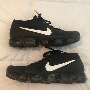 Nike Air Vapormax Flyknit Black and White